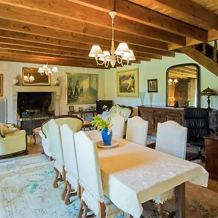 Vakantiehuis Charming Mansion In With Pool