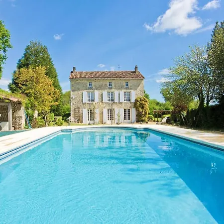 Charming Mansion In With Pool *