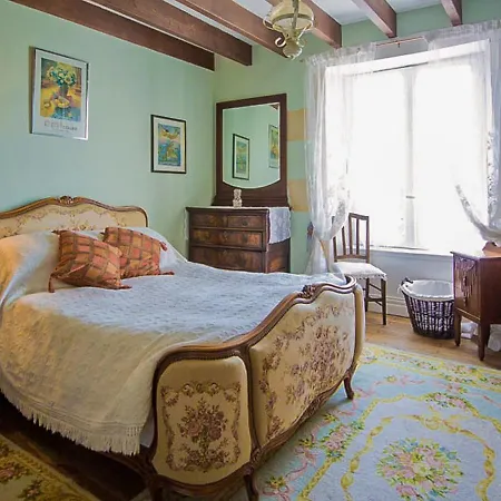 Charming Mansion In With Pool Vakantiehuis